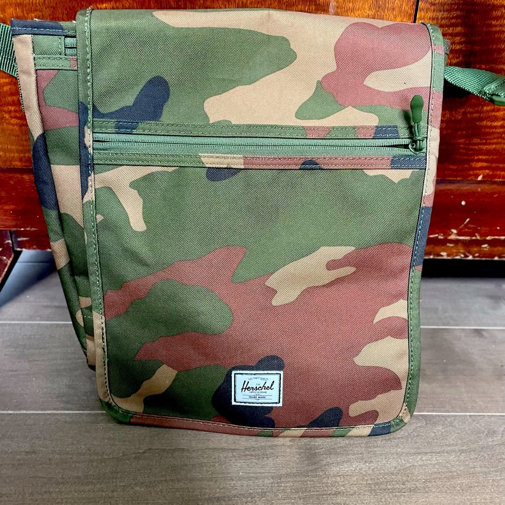 Hershel supply co crossbody messenger/tote bag